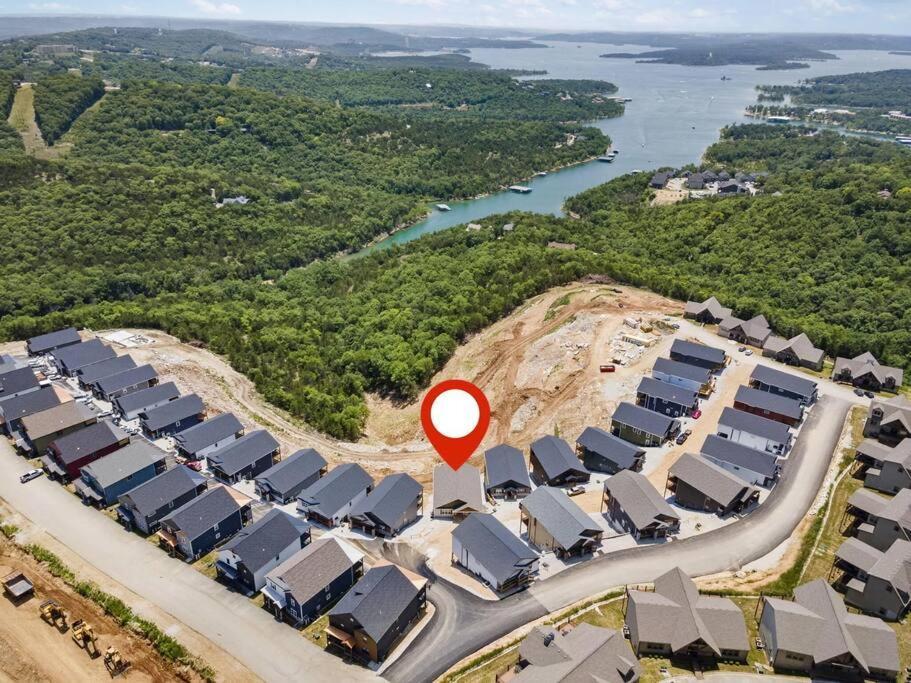 The Lake Fish-Amazing Views-Sleeps 24-Indoor-Outdoor Pools แบรนสัน ภายนอก รูปภาพ