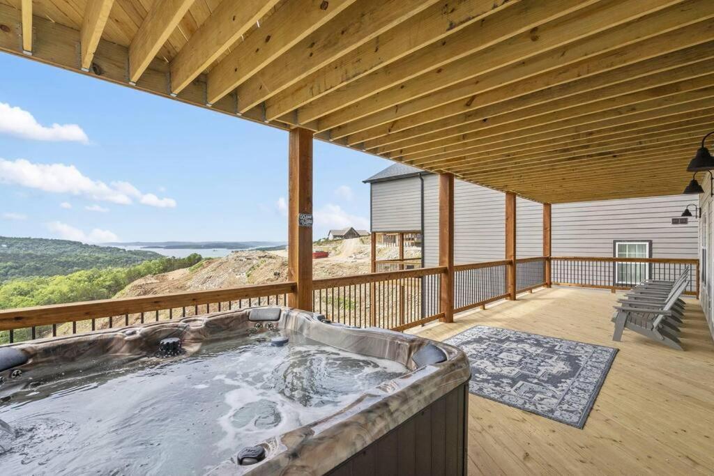 The Lake Fish-Amazing Views-Sleeps 24-Indoor-Outdoor Pools แบรนสัน ภายนอก รูปภาพ