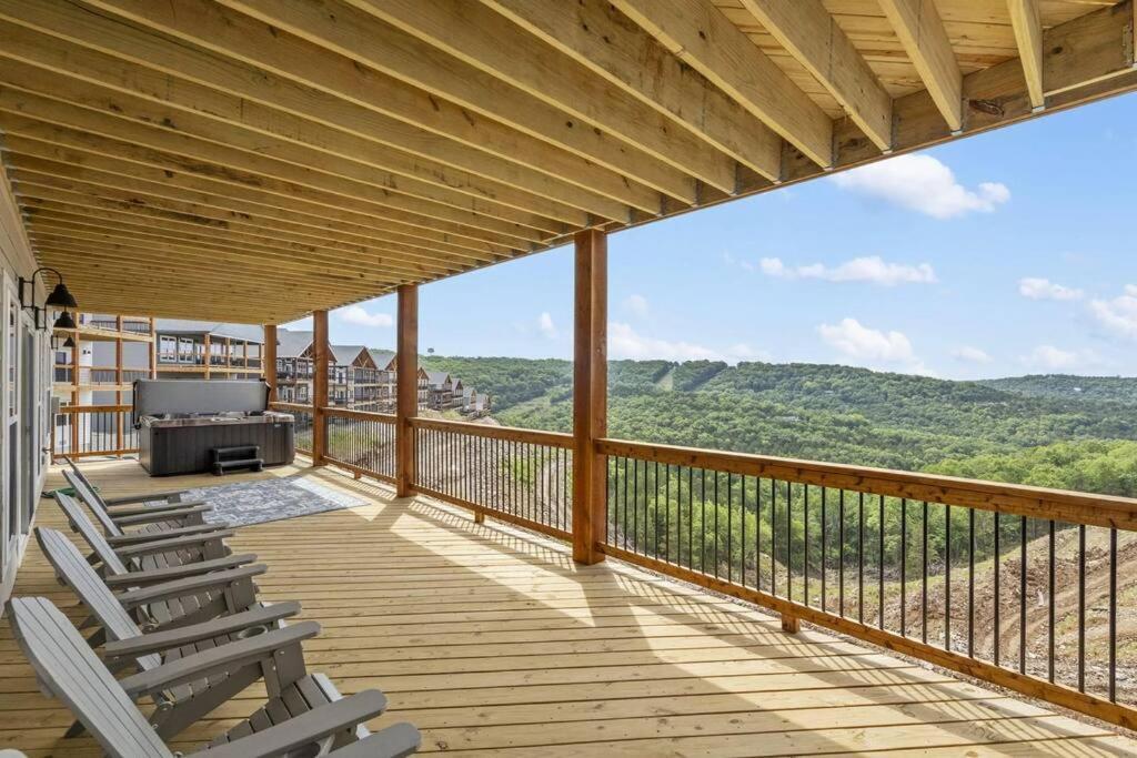 The Lake Fish-Amazing Views-Sleeps 24-Indoor-Outdoor Pools แบรนสัน ภายนอก รูปภาพ